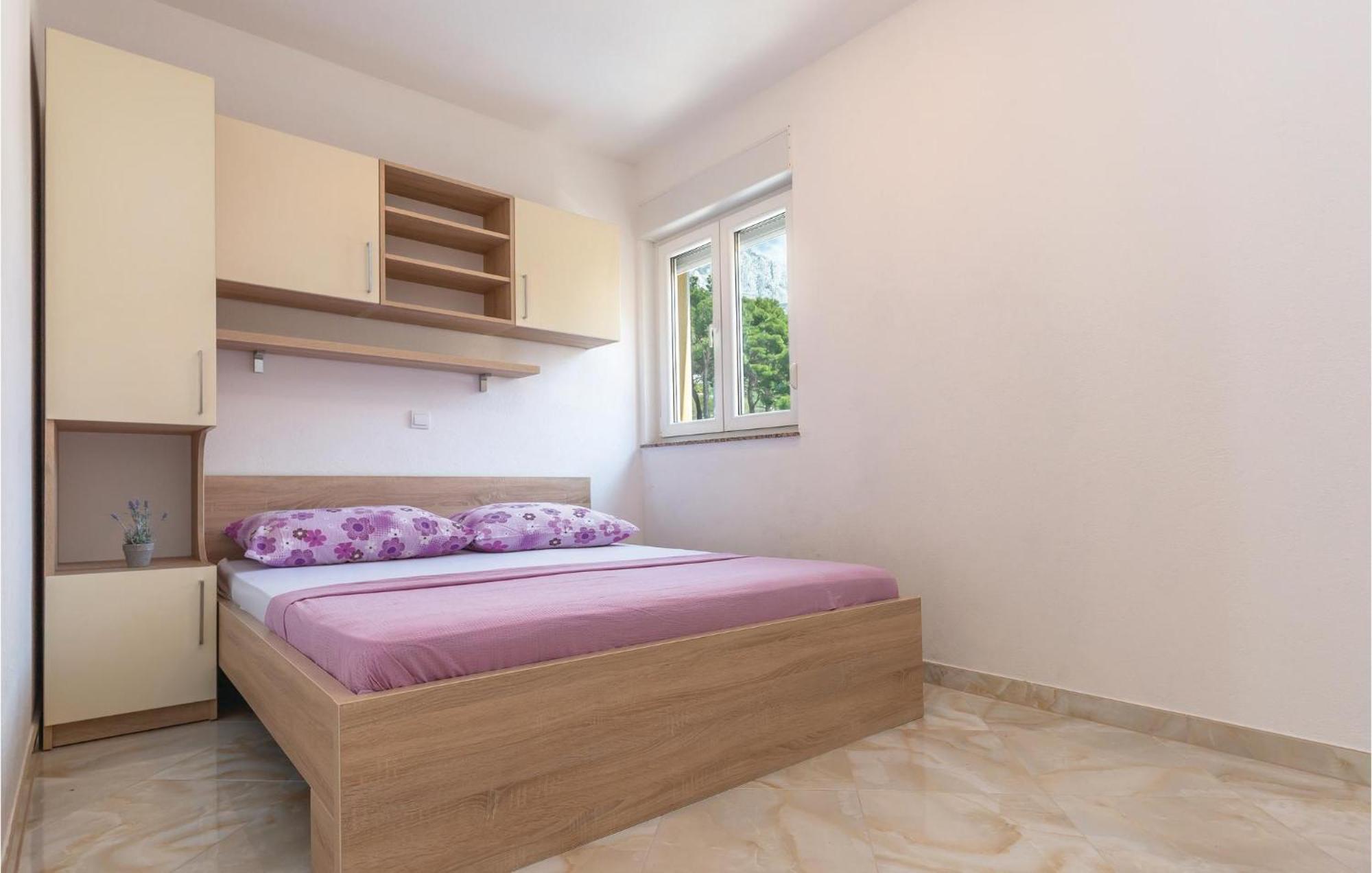 Awesome Apartment In Krvavica With Kitchen ภายนอก รูปภาพ