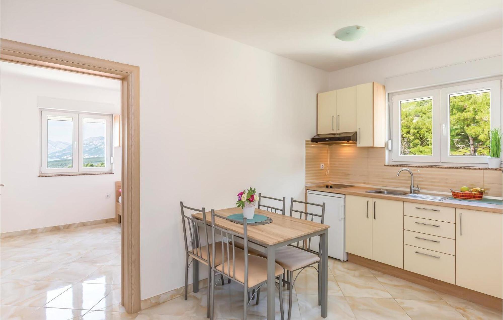 Awesome Apartment In Krvavica With Kitchen ภายนอก รูปภาพ
